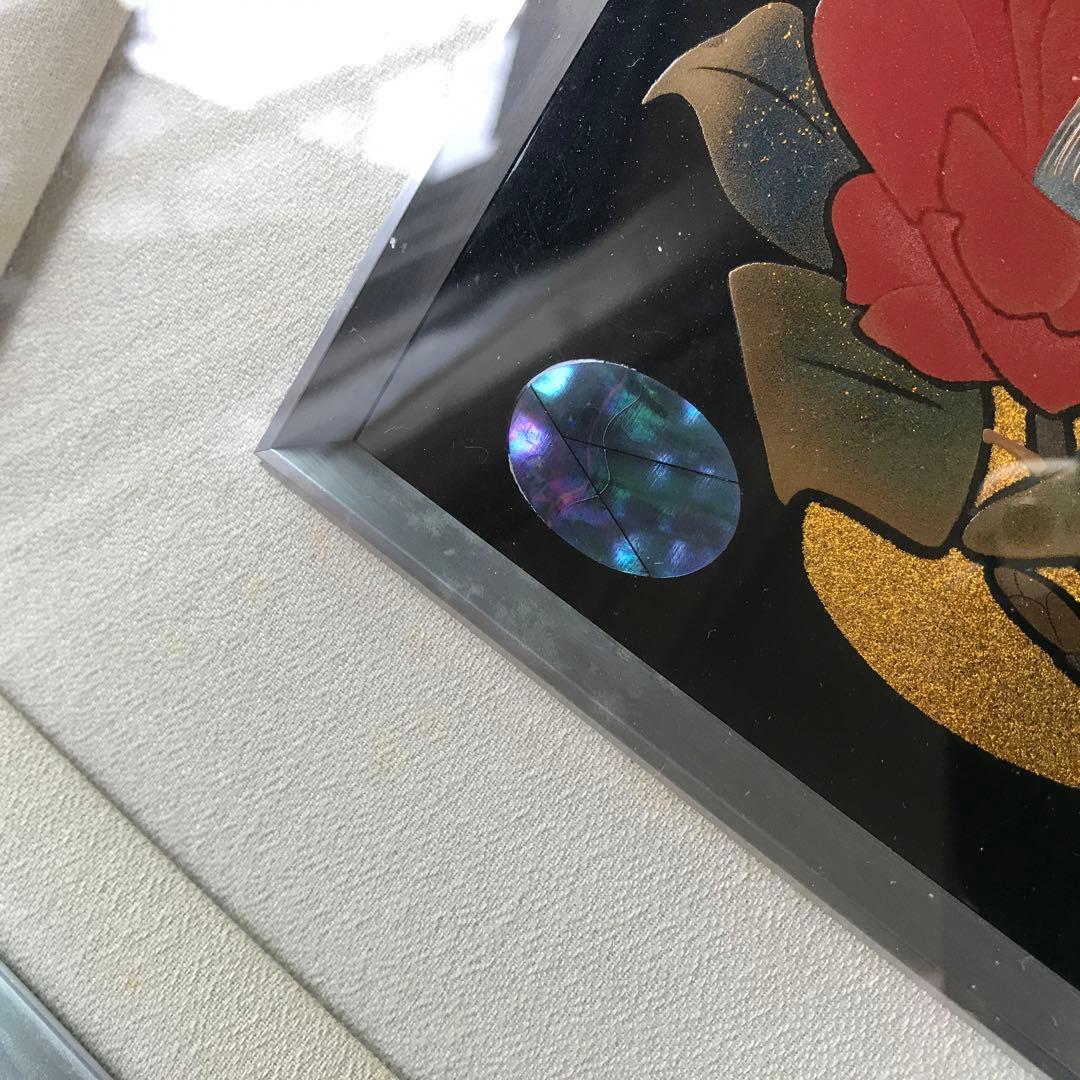 金箔 椿のアート作品