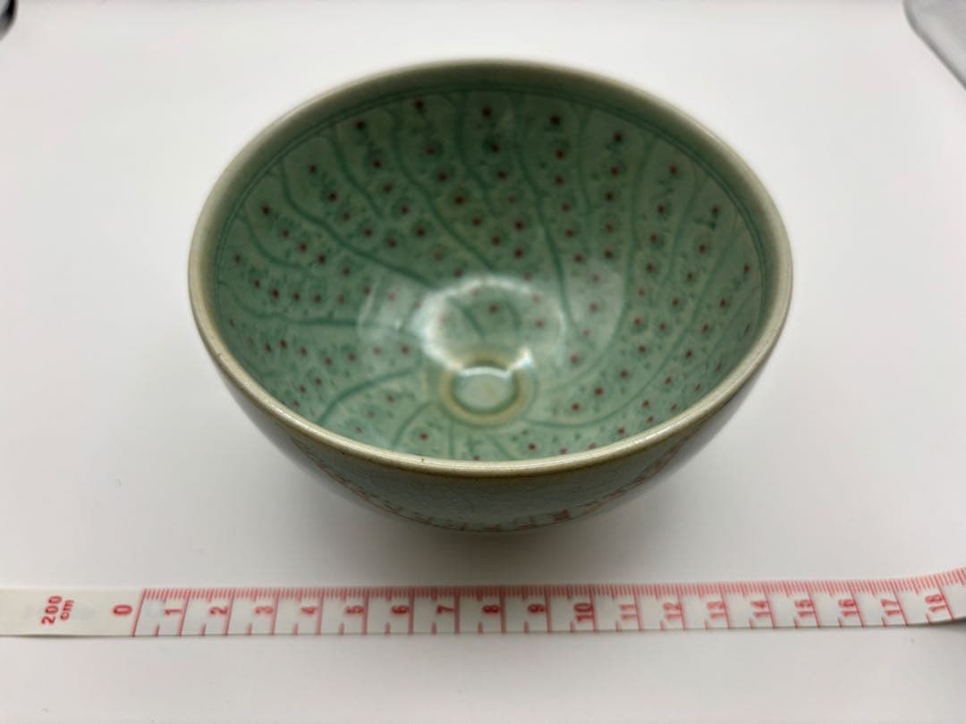 新高麗 青磁茶碗（管理番号008）