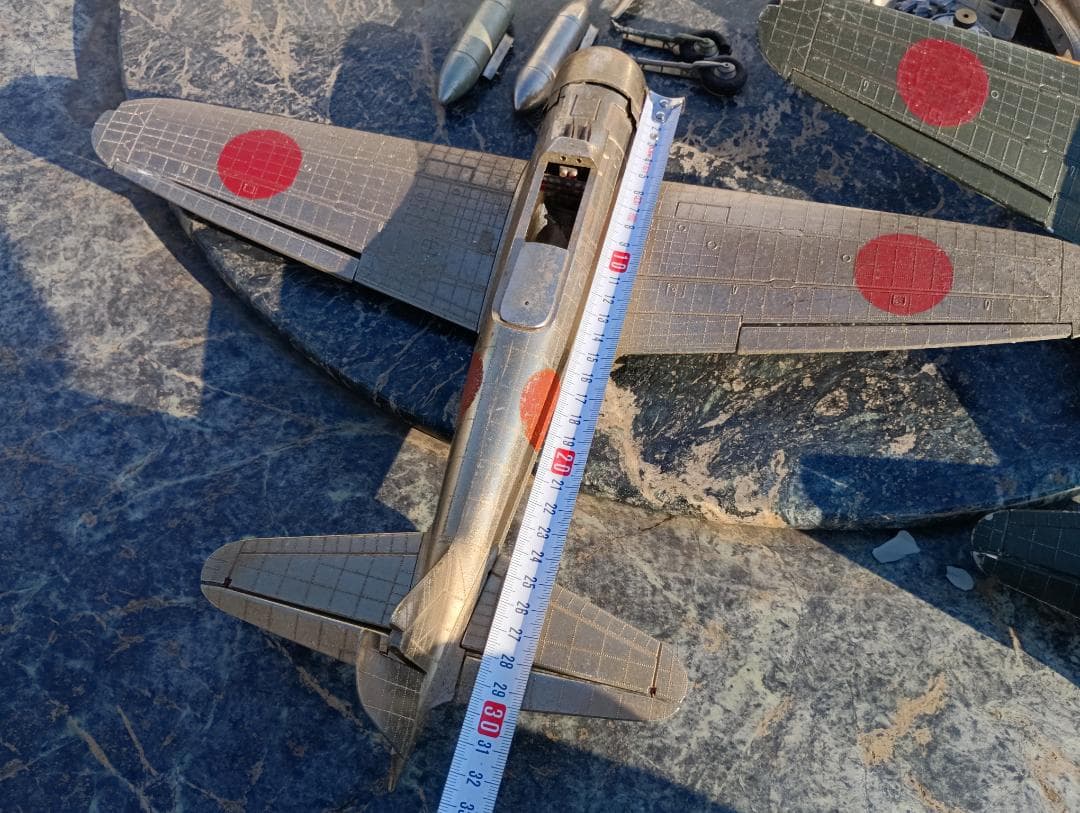 1604）ずっしり重いダイカスト製 ゼロ戦？ 2機まとめて 難あり