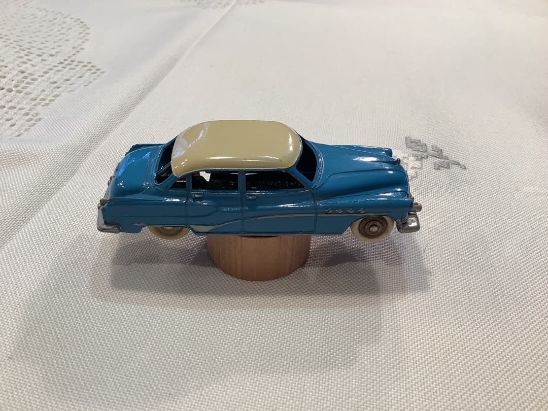 美品レア　オールドDINKY TOYS BUICK ROADMASTERミニカー