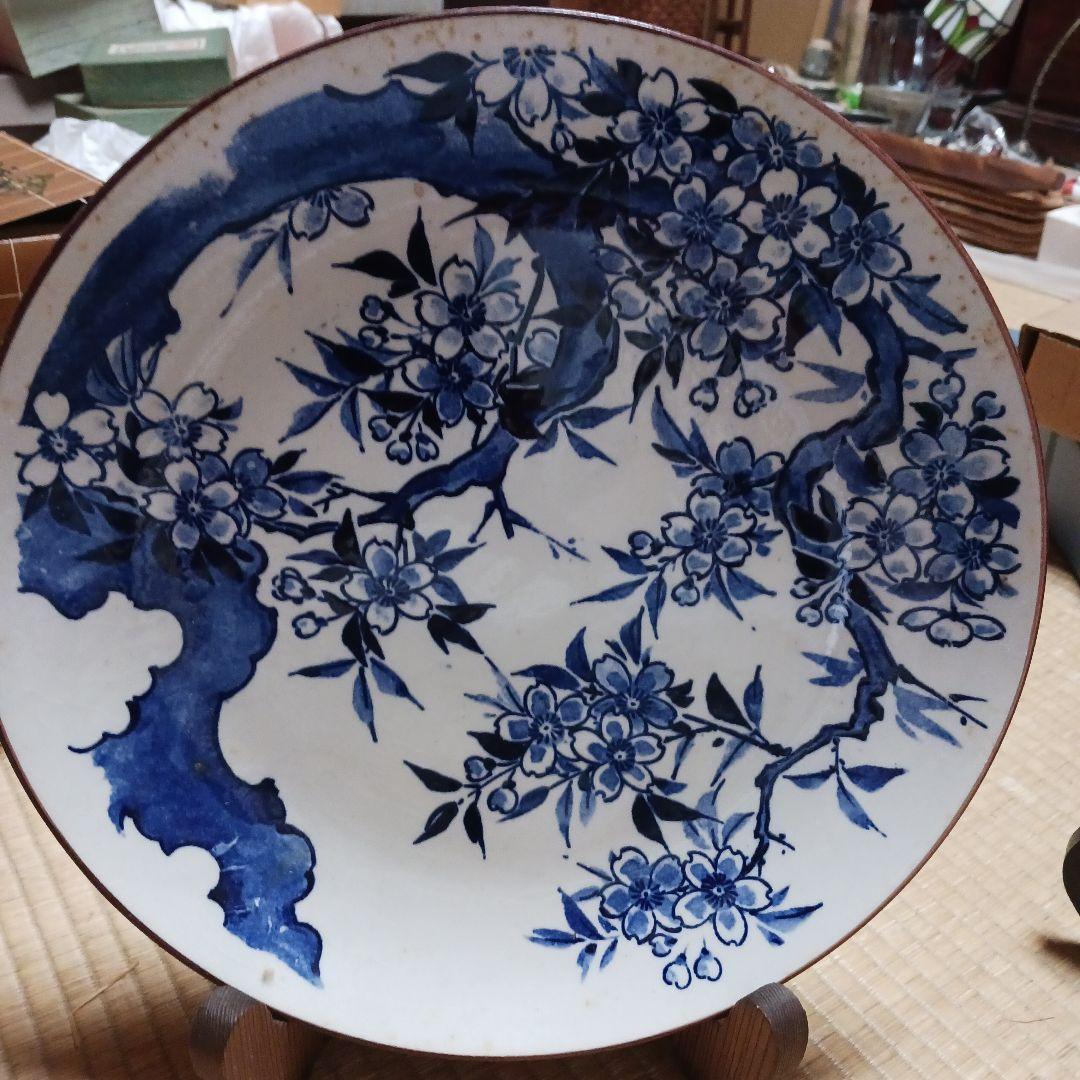 花模様の陶器皿