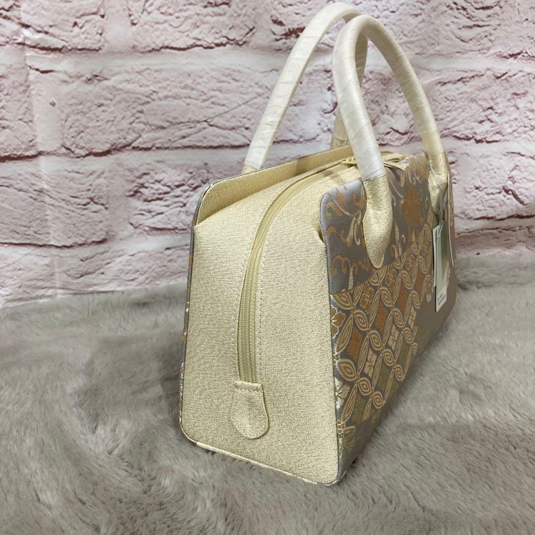 和装用バッグ 金色と銀色の花柄　着物　絹　シルクガード　未使用