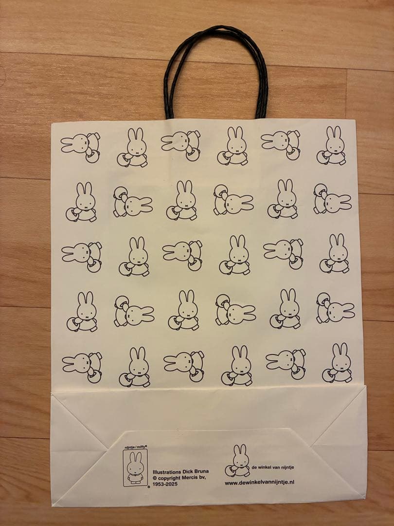 ミッフィー　ロイヤルデルフトの貯金箱　ショッピングバッグセット　オランダ