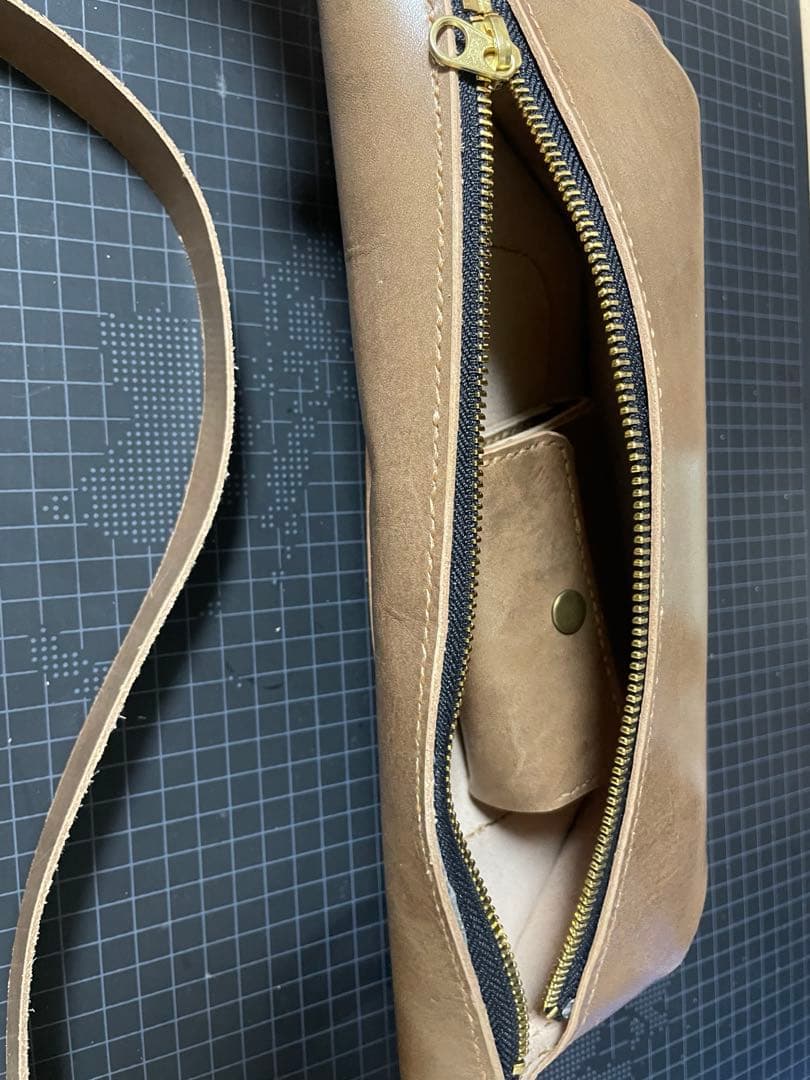 ヌメ革　レザークラフト　ショルダーバッグ　ミドルウォレット　バッグのみ