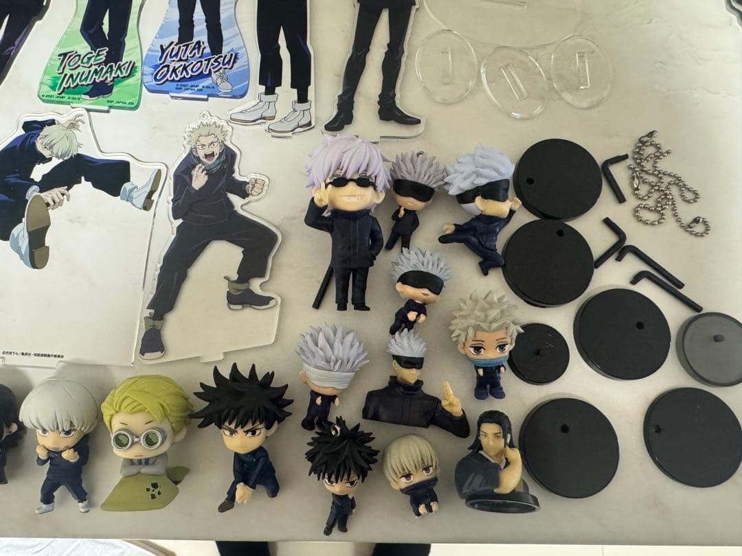 【呪術廻戦】まとめ売りアクスタ、ポスカ、フィギュア、シールなど