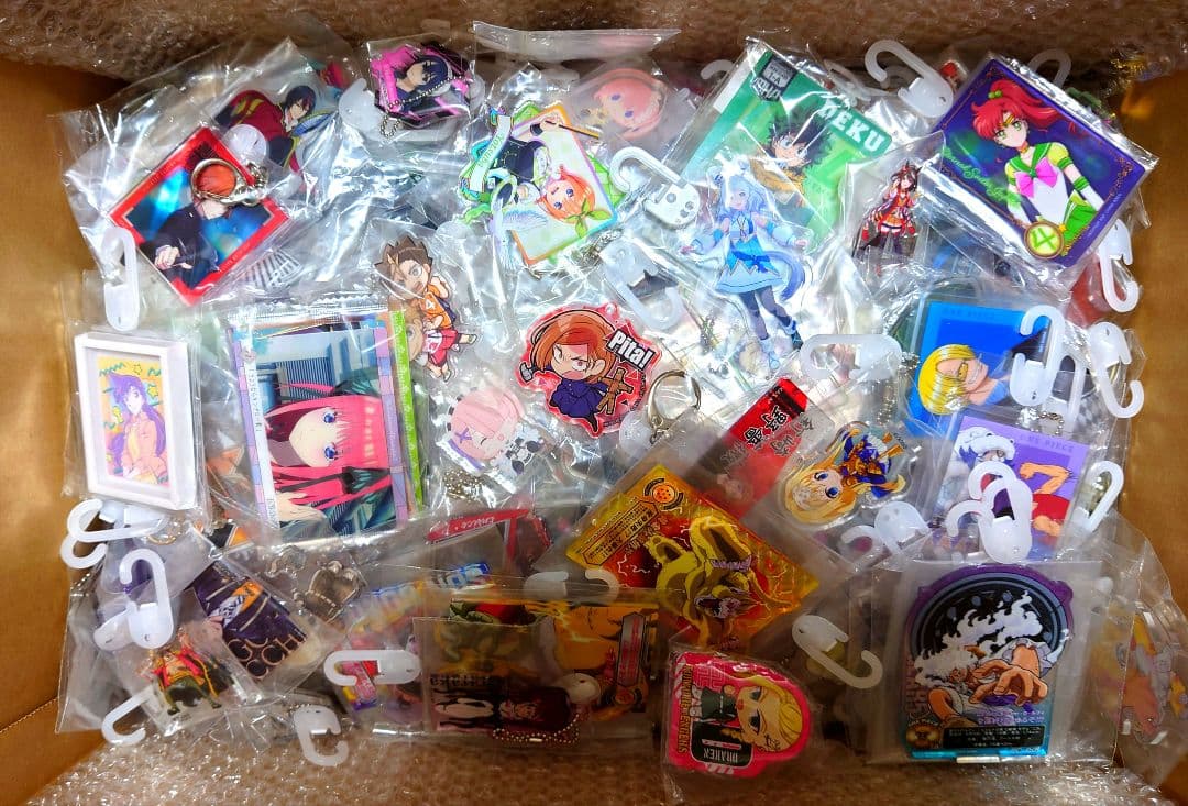 【大量まとめ売り】ノンジャンル　キャラクターグッズ　アニメグッズ　アクスタなど。