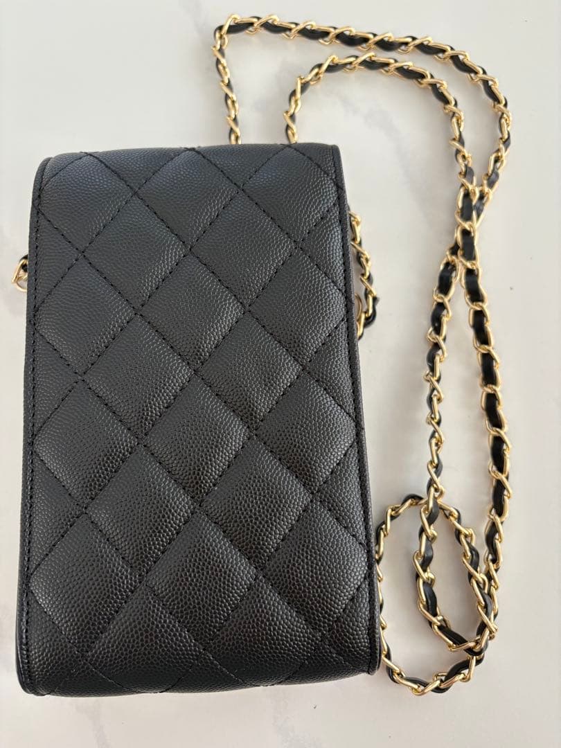 CHANEL ノベリティー　スマホ　ショルダーバック