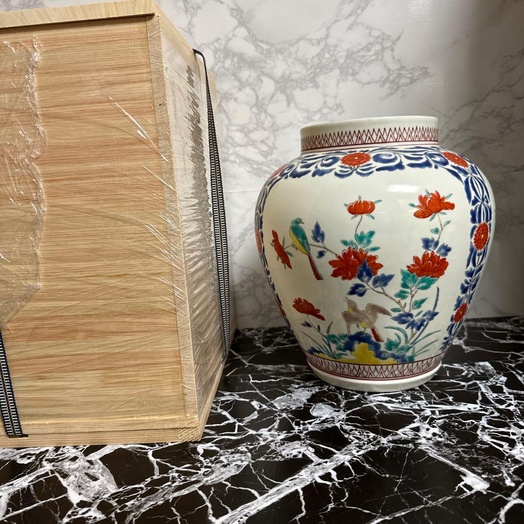 古伊万里、柿右衛門様式、色絵花鳥紋、壺。箱。