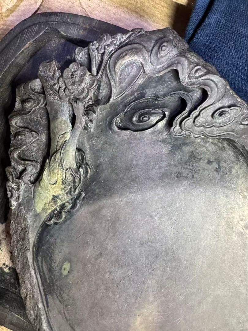 硯 黒 彫刻デザイン