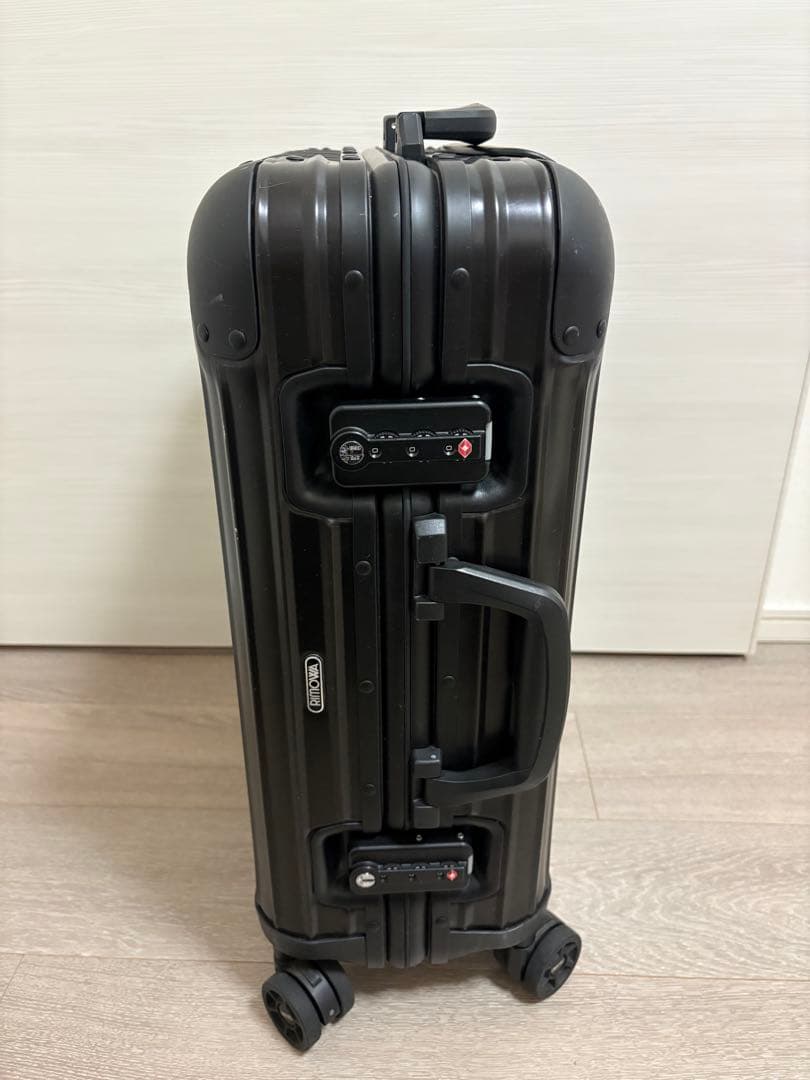 リモワ 機内持ち込み可2輪 ビジネス トロリー 23L ブラック 機内持込可