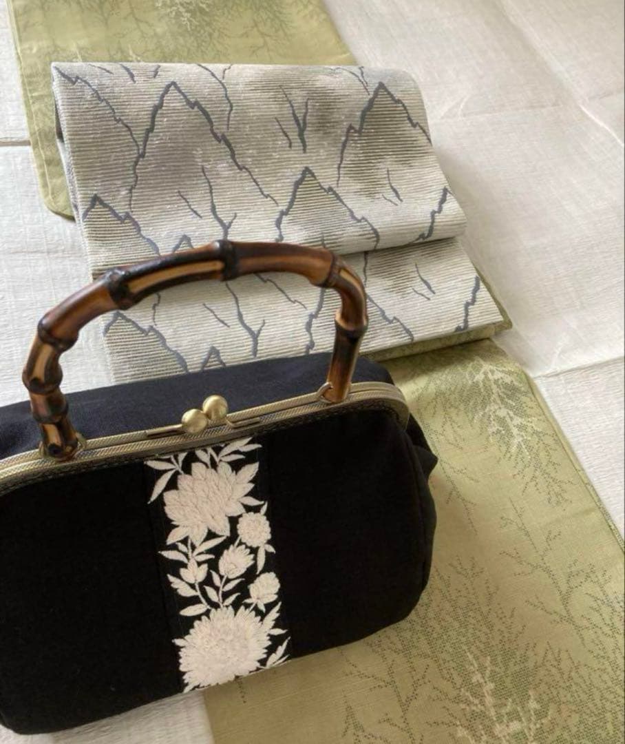❤️着物お出かけバンブーbag 気品溢れる大人black linen 豪華刺繍