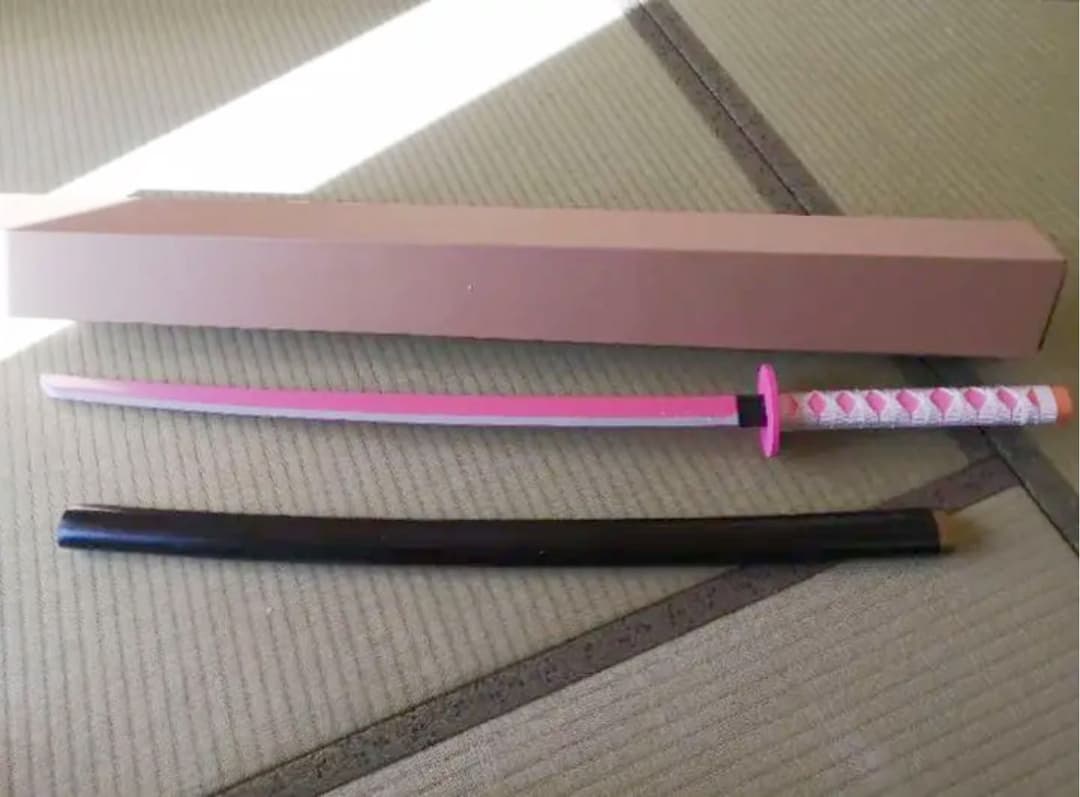 鬼滅の刃 栗花落 カナヲ KATANA モチーフ 刀 ピンク 鬼滅の刃