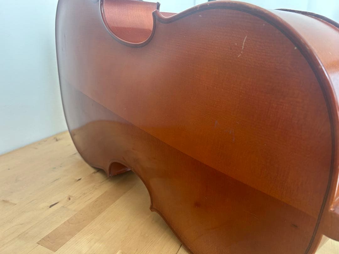 チェロと木製弓、ハードケース付き