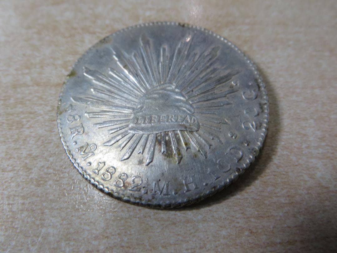 メキシコ 貿易銀 8レアル銀貨 リベルタッド帽と光線 1882年 - メルカリ