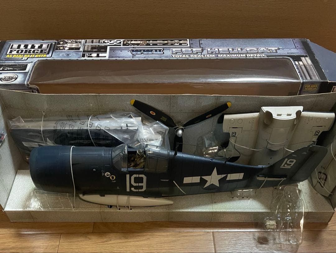 ELITEFORCE 1/18 F6F HELLCAT ヘルキャット