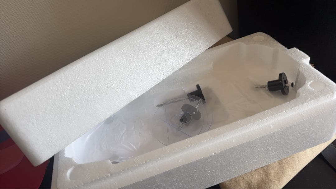 Mercedes-Benz AMG E63 セダン ミニカー1/18