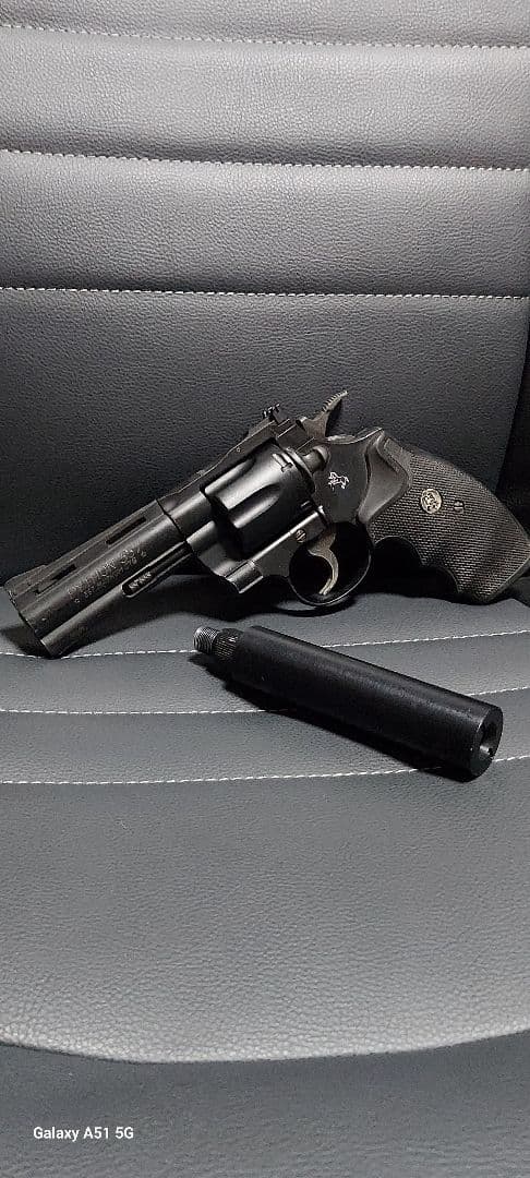 東京マルイ コルトパイソン357マグナム4インチ リボルバー サプレッサー付き