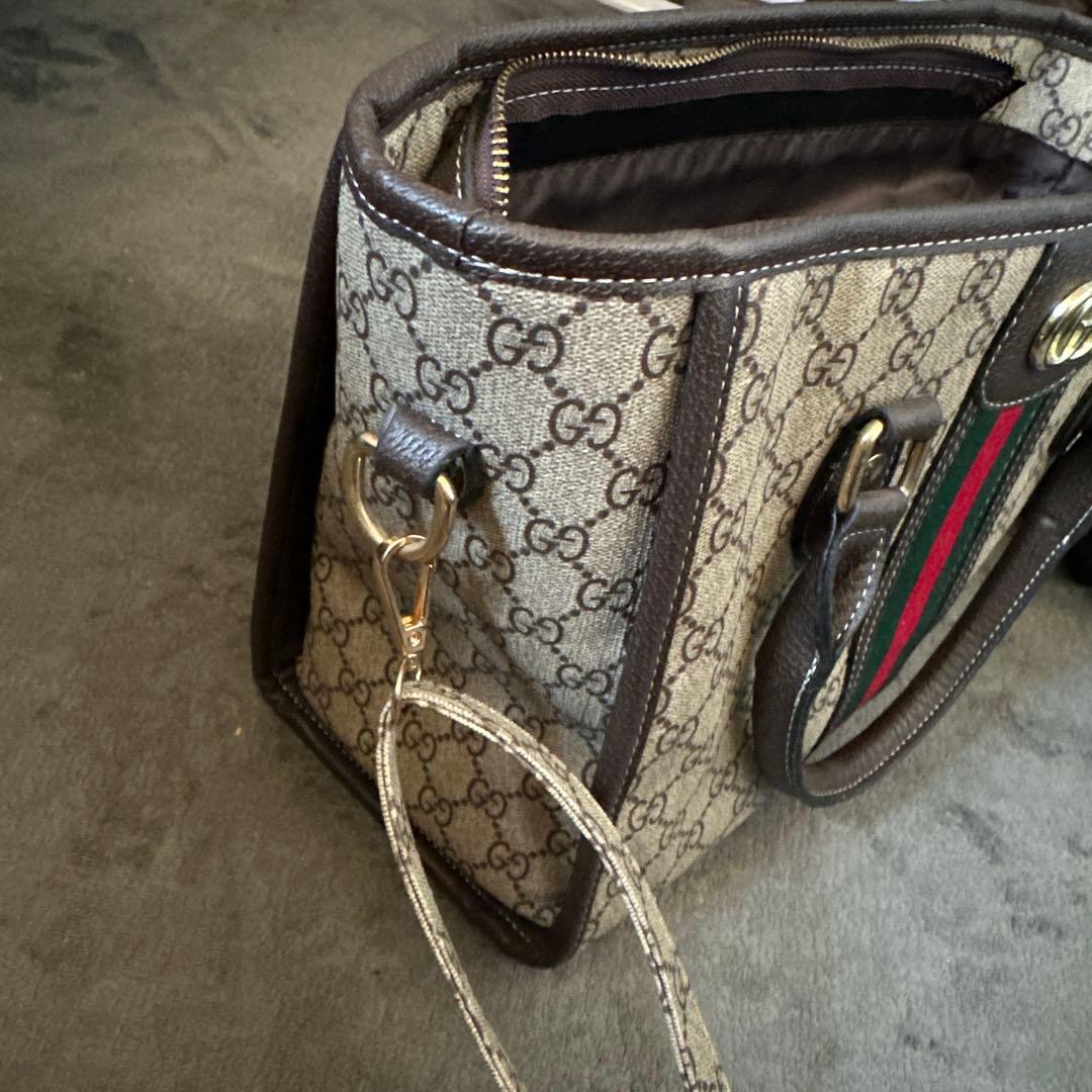 GUCCI GGキャンバス ショルダーバッグ