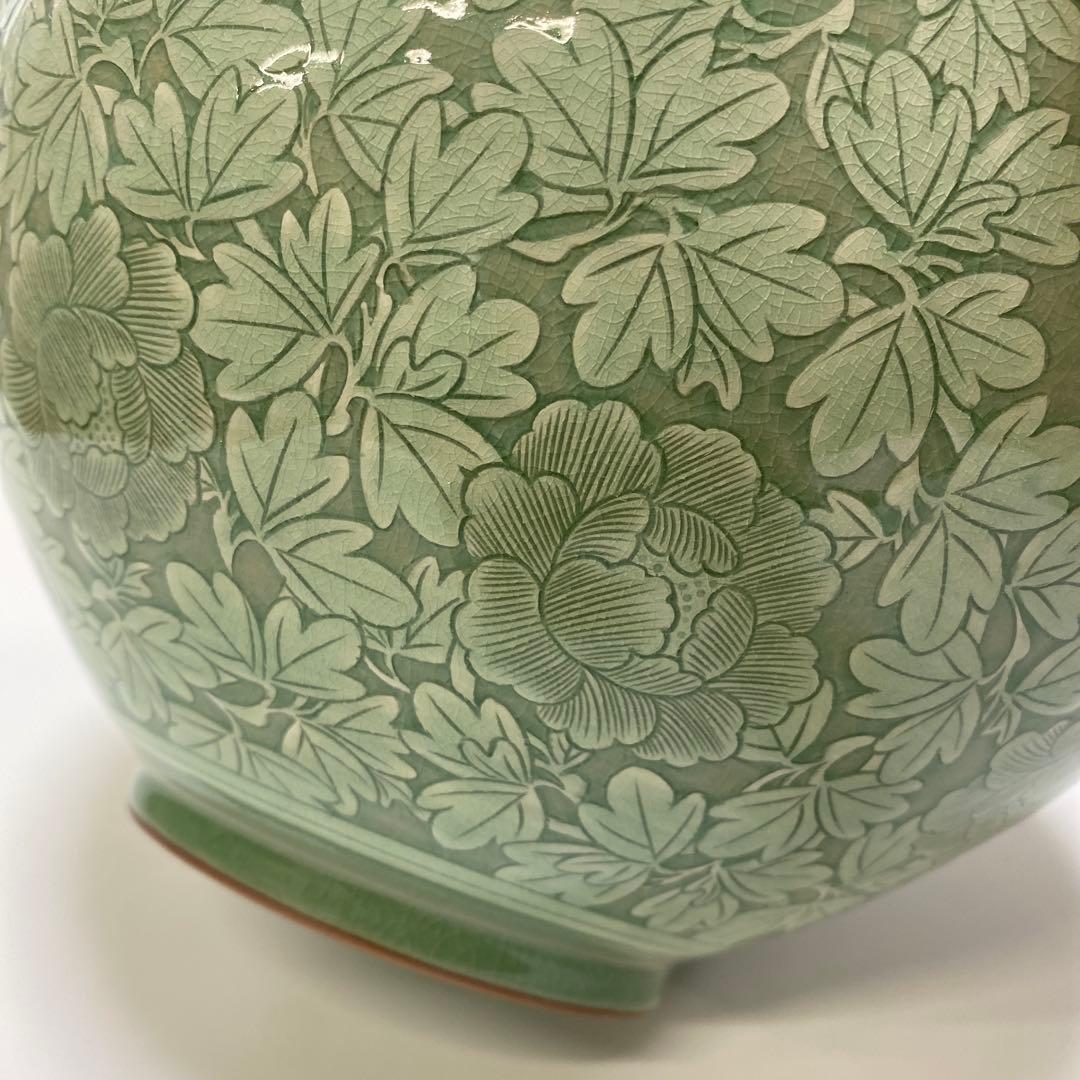 韓国 高麗 青磁 壺 搔き落とし 牡丹 1点 韓国 東谷窯 金正黙