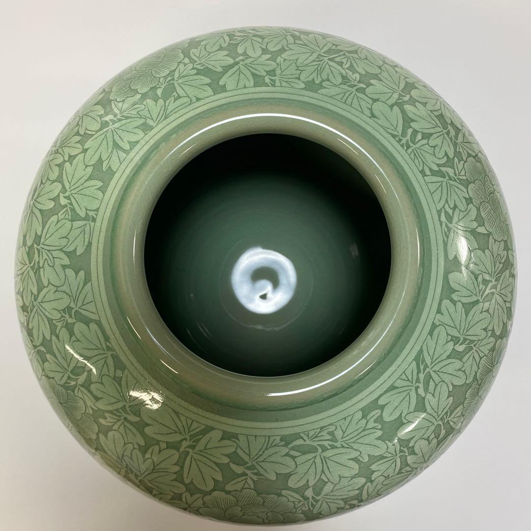 韓国 高麗 青磁 壺 搔き落とし 牡丹 1点 韓国 東谷窯 金正黙