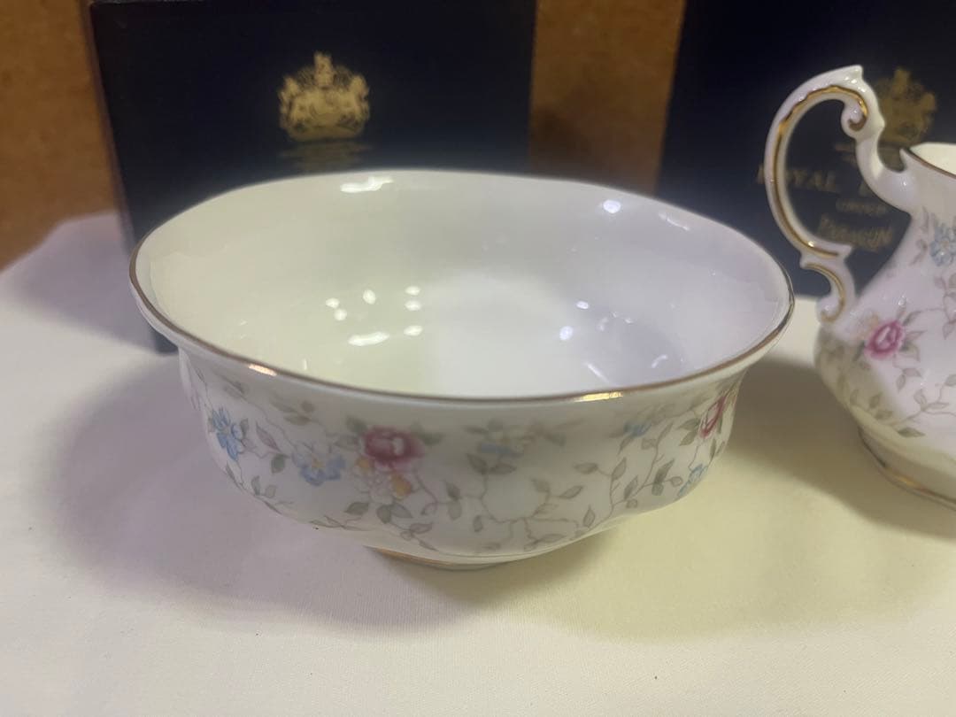 期間限定最終価格 英国パラゴンクリーマー&シュガーボウル大専用箱付