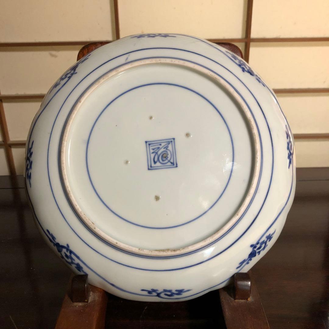 蔵にあった盛期藍柿右衛門秋草文中皿