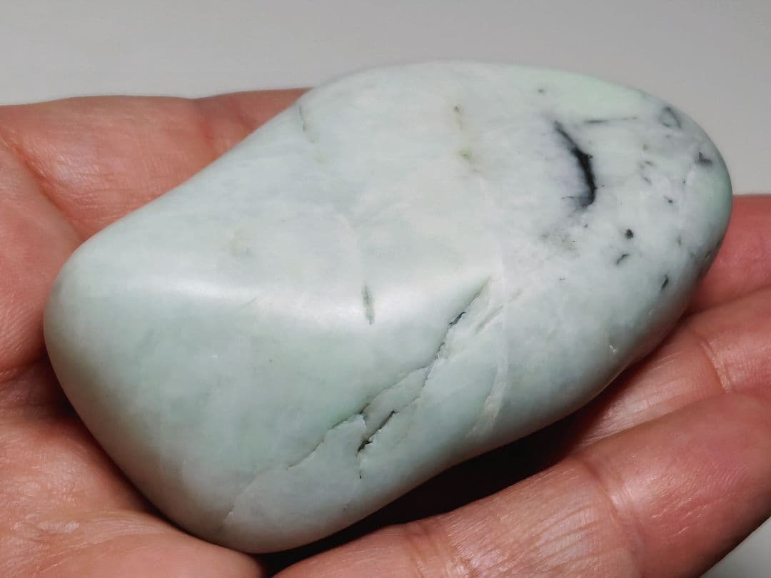 糸魚川162 翡翠 139g ヒスイ 原石 鑑賞石 自然石 誕生石 鉱物 鉱石