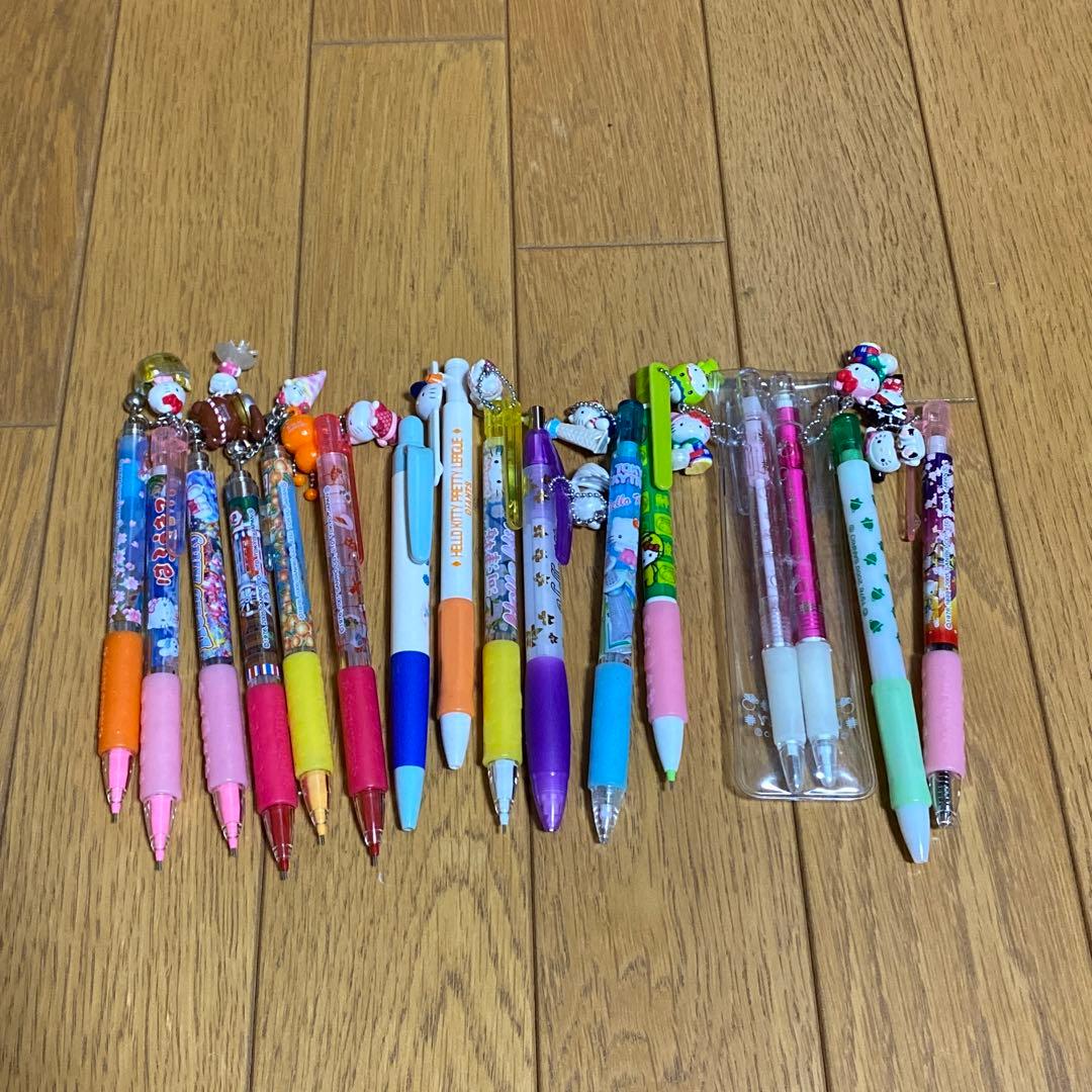 ハローキティ　ボールペン　ご当地キティ136本