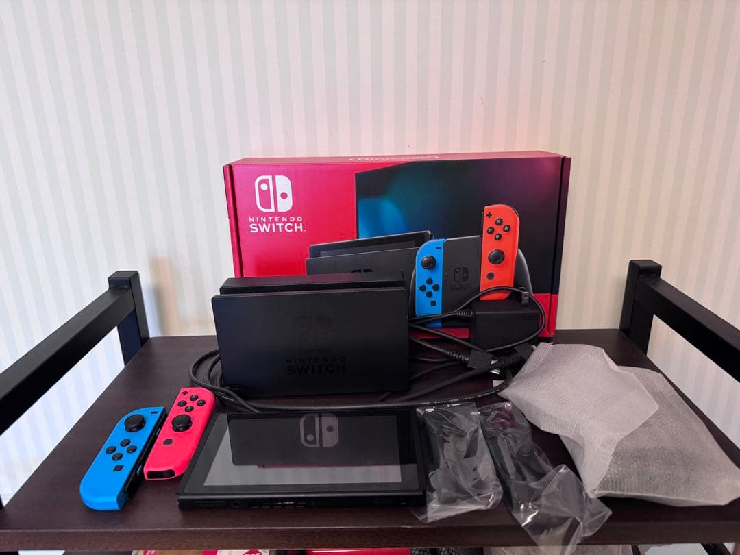 Nintendo Switch 本体 青とオレンジのJoy-Con