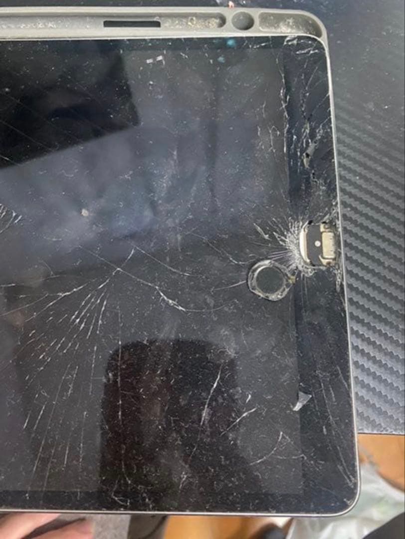 iPad Pro10.5インチ第1世代（A1701）ジャンク画面割れ - メルカリ