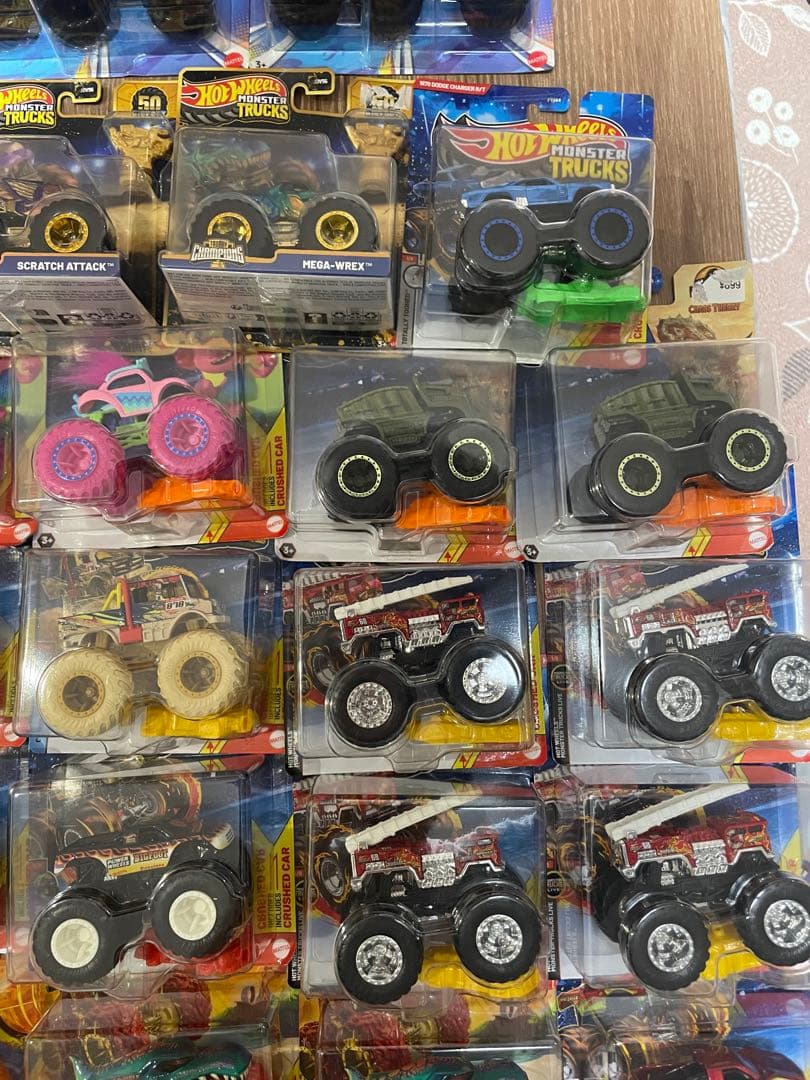 ホットウィール　モンスタートラック　未開封品　16台　まとめ売り　バラ売り可