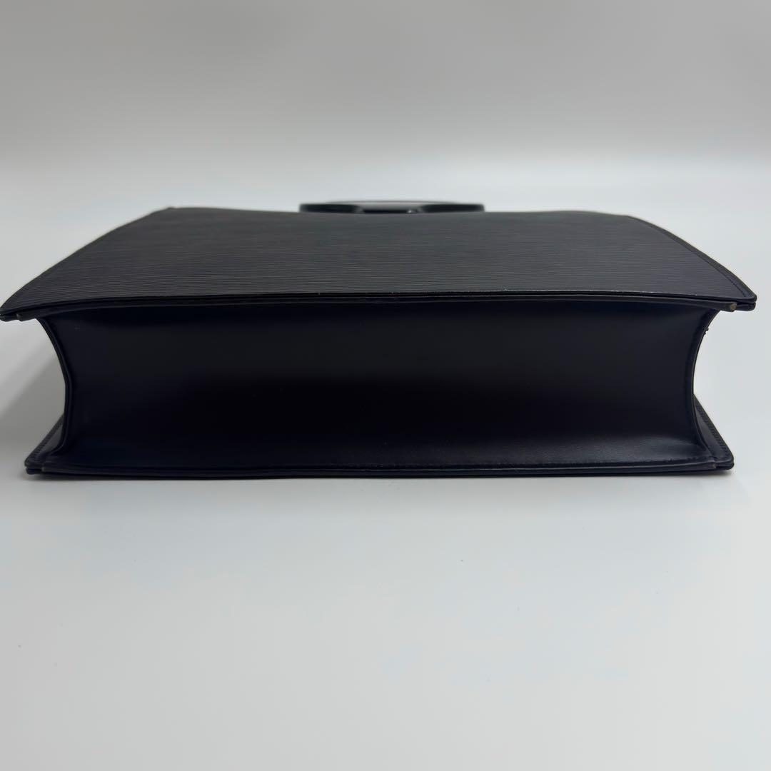 【極美品】　ルイヴィトン　エピ　オンブル　ハンドバッグ　ノワール　M52102