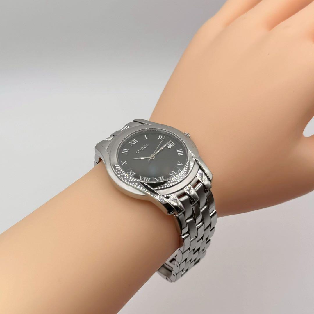 極美品✨稼働 GUCCI 5500M ローマン デイト クォーツ メンズ 3針