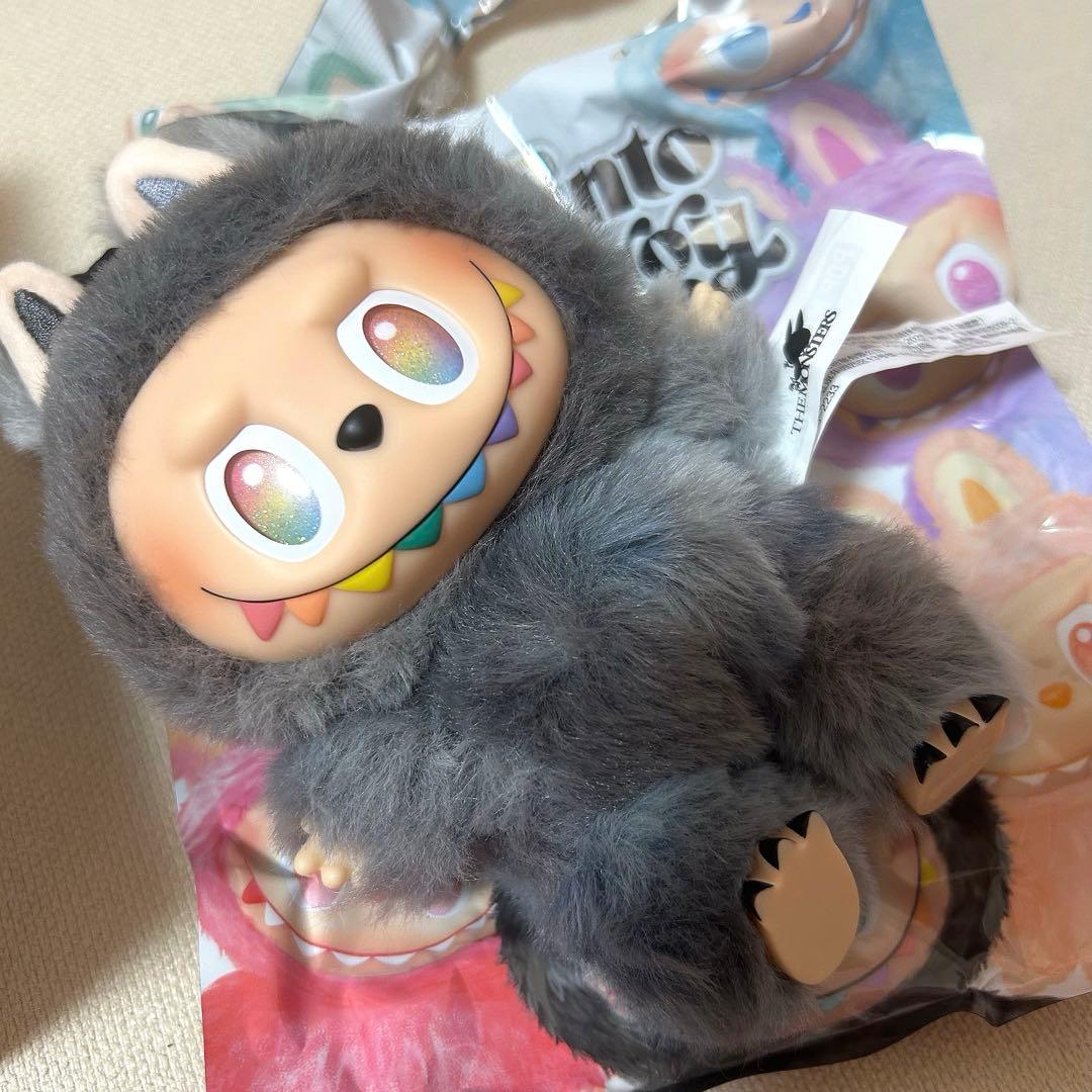 ラブブ エナジー シークレット labubu ぬいぐるみペンダント