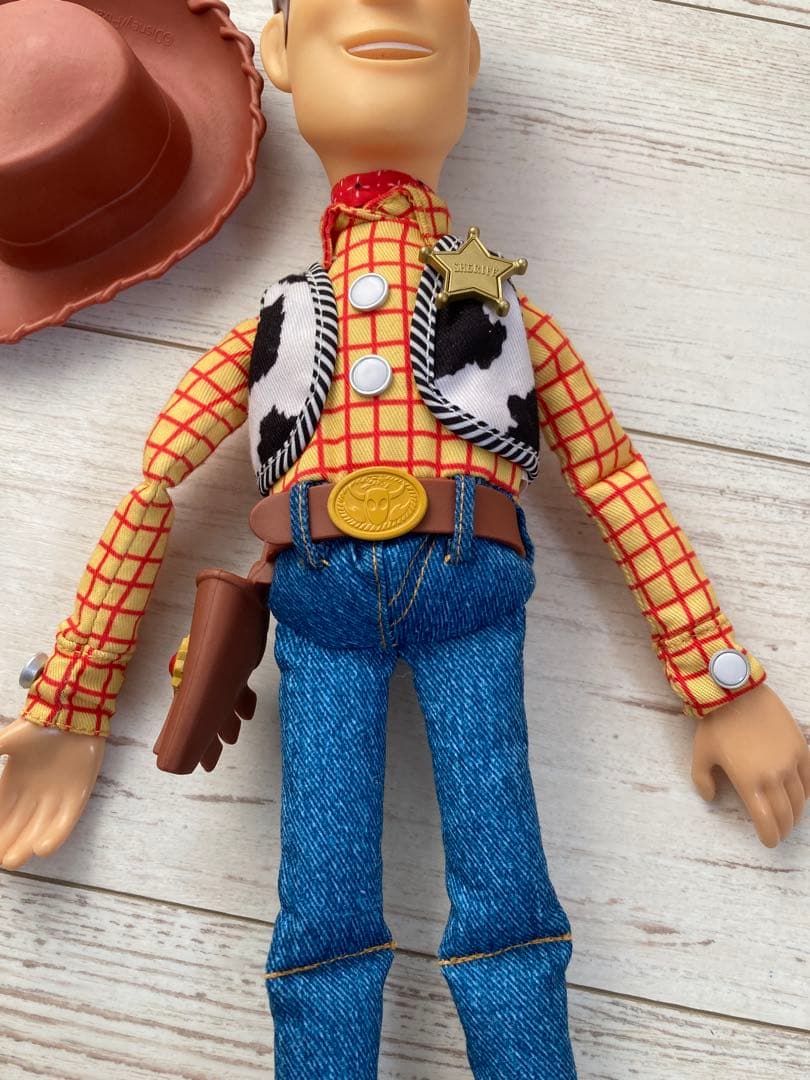 トイストーリー　リアルサイズトーキングフィギュア　ウッディ　バズ　ジェシー