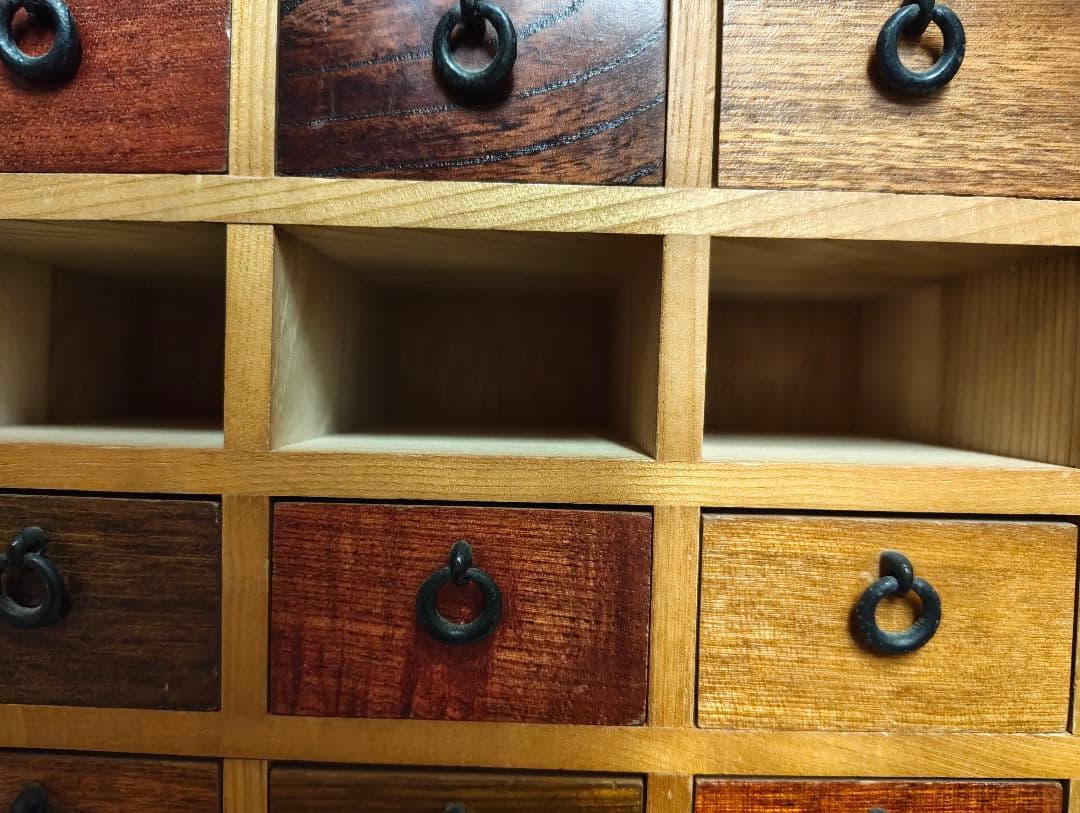 手作り木工品、引き出し式収納 約40cm 30個ミニ引出し 手作り 木製 小物