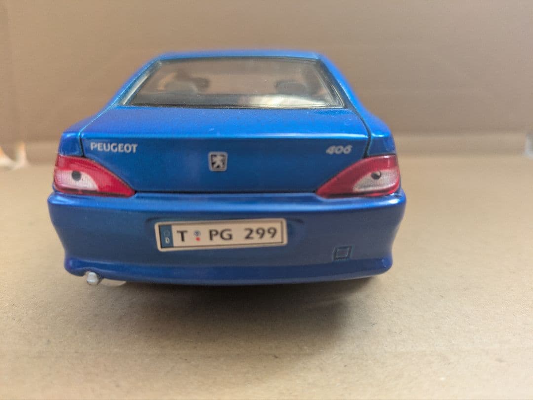 プジョー 406 クーペ　1/24　ミニカー　WELLY　ウィリー