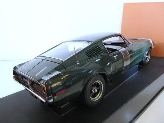 特価 AUTOart 1/18 フォード マスタング GT390 BULLITT