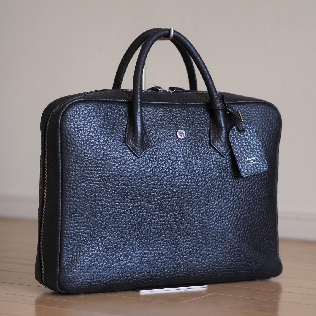 【極美品・定価85,800円】 hinn エンボスレザー ビジネスバッグ