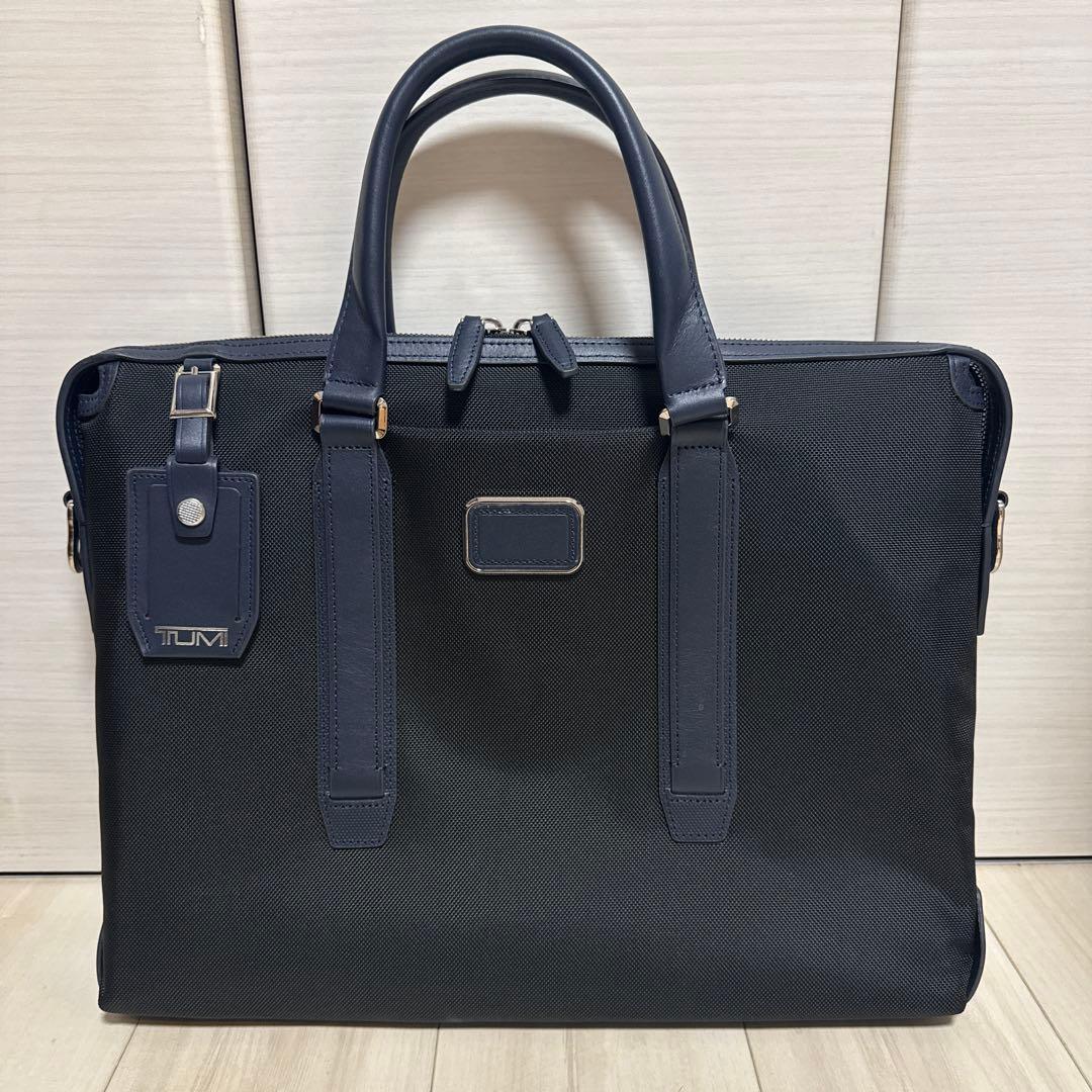 【28年まで保証期間】TUMI JARVIS スリムブリーフ ブラック✕ネイビー