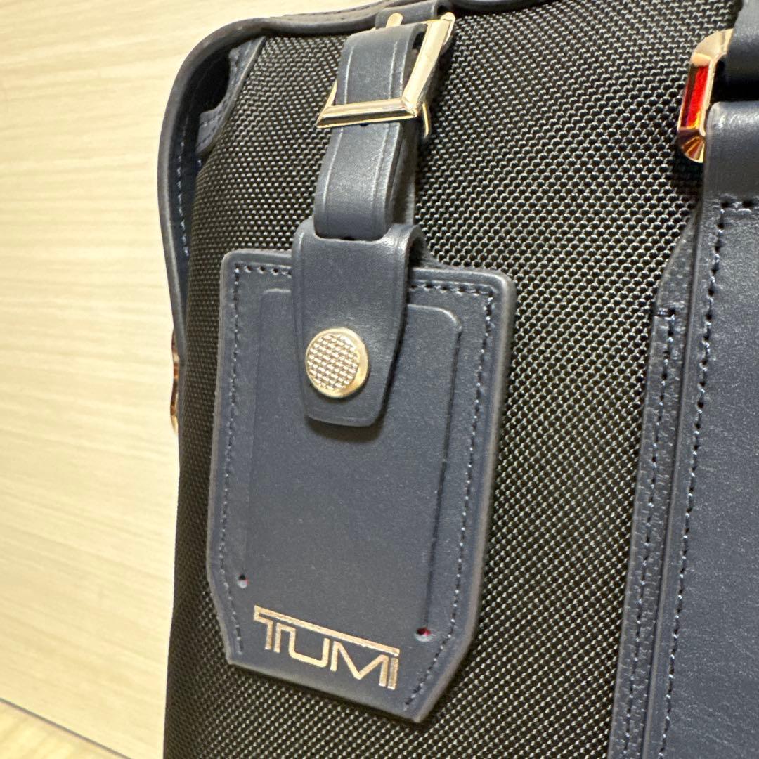 【28年まで保証期間】TUMI JARVIS スリムブリーフ ブラック✕ネイビー