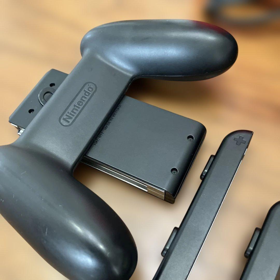 Nintendo Switch 本体 & Joy-Con