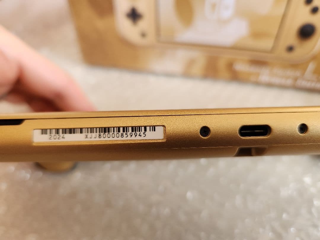 【動作良好】スイッチライト本体(ハイラルエディション)、新品マインクラフトなど