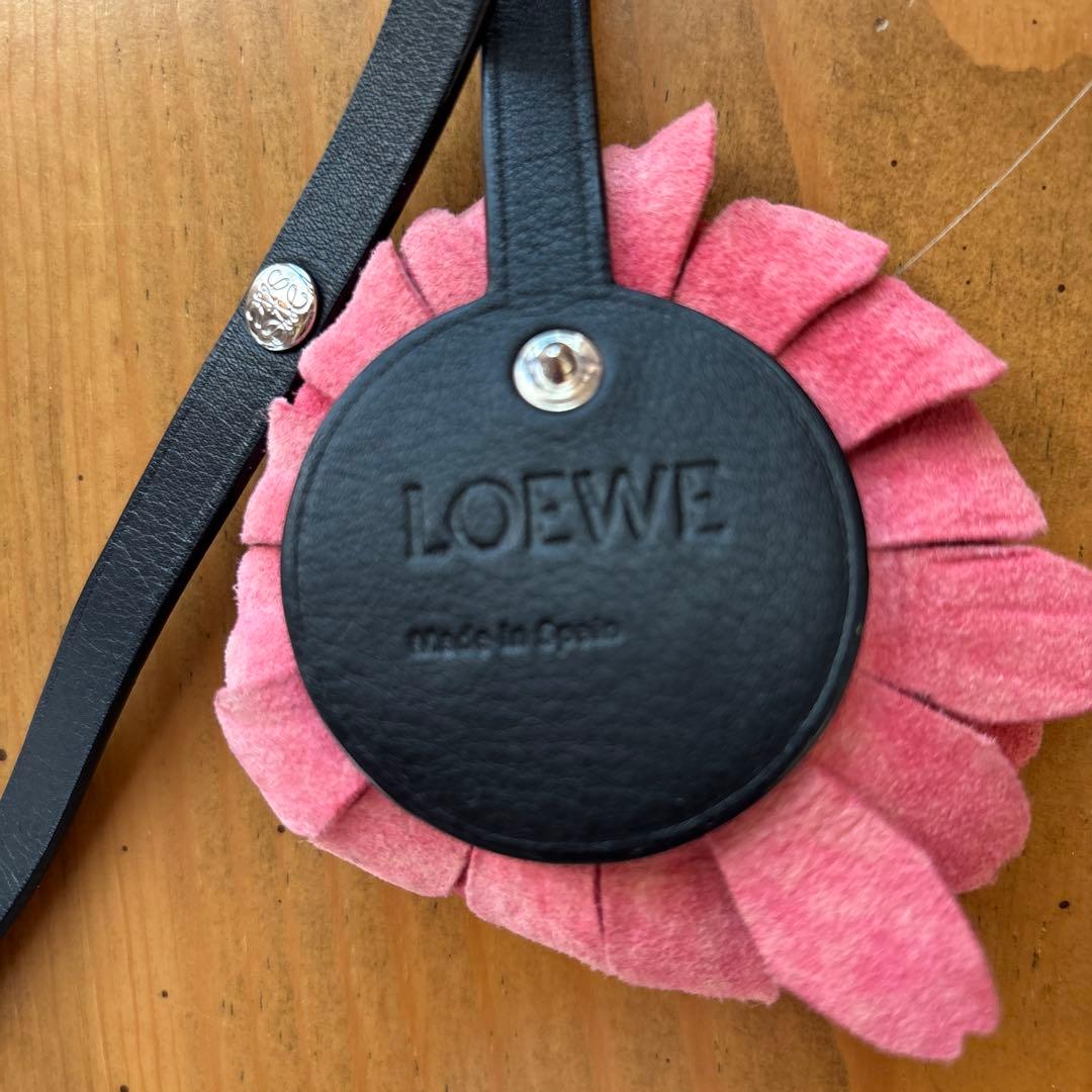 ロエベ 革製 花モチーフ チャーム ピンク フラワー LOEWE