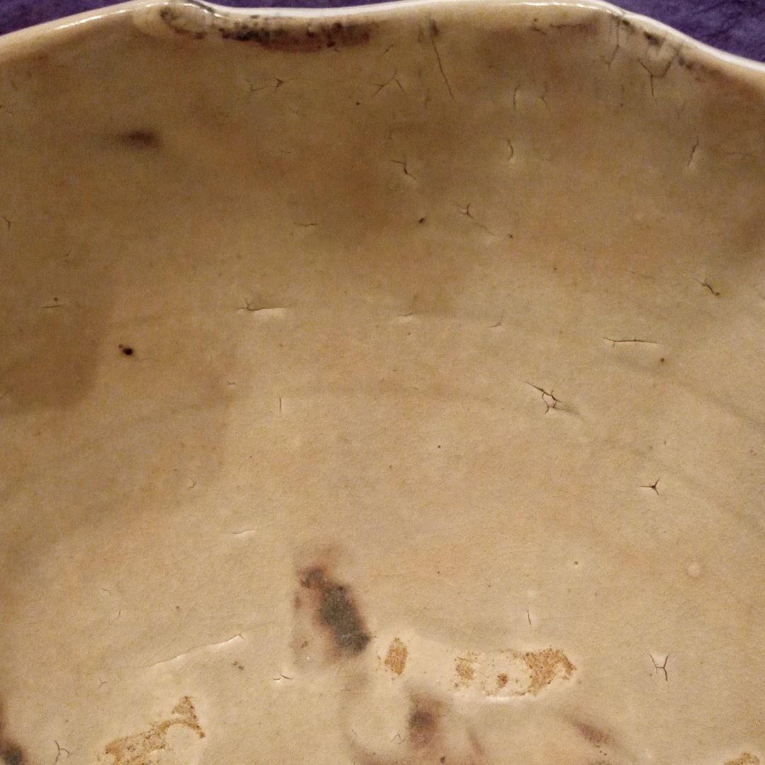 信楽焼　粉引輪花8寸鉢