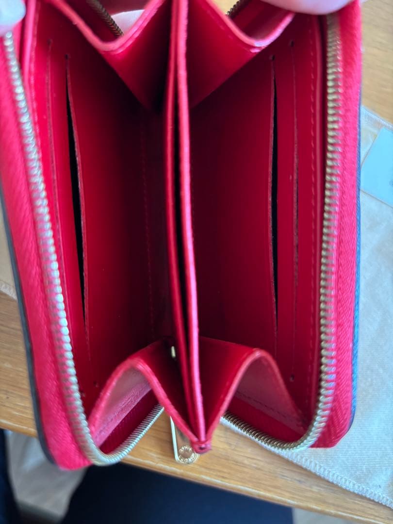 LOUIS VUITTON レッド ケース