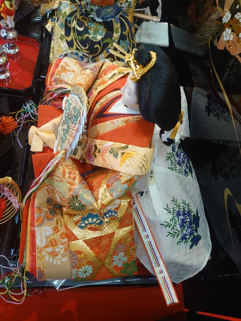 ●新品おひなさま●　金襴衣装飾り　落とし屏風スタイル　フルセット