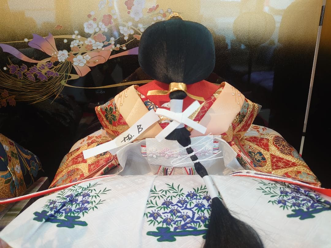 ●新品おひなさま●　金襴衣装飾り　落とし屏風スタイル　フルセット