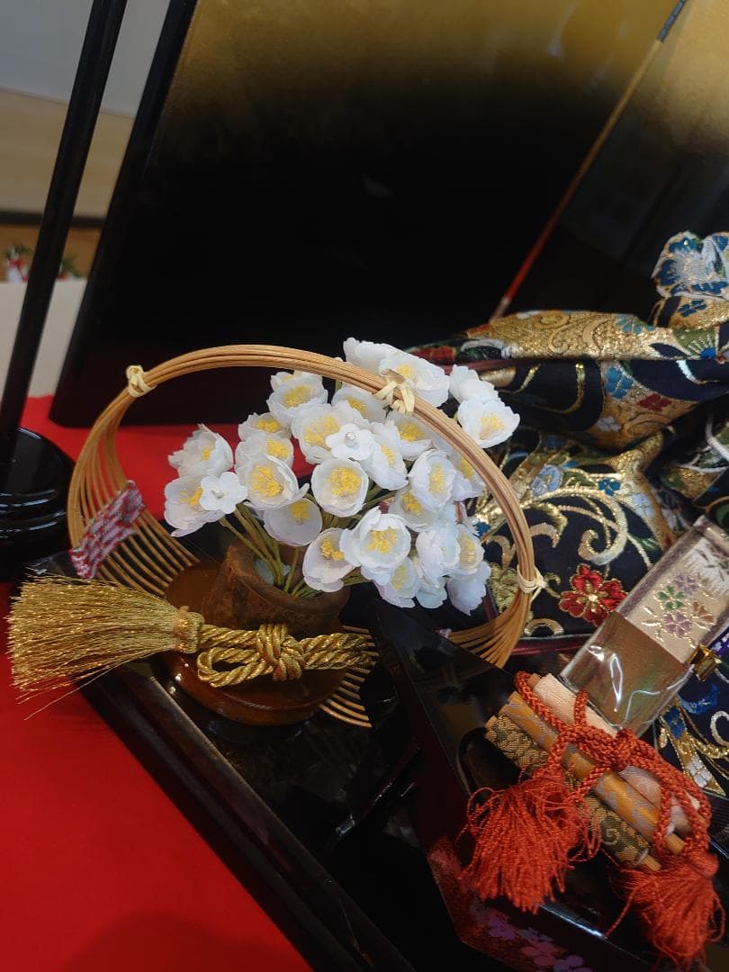 ●新品おひなさま●　金襴衣装飾り　落とし屏風スタイル　フルセット