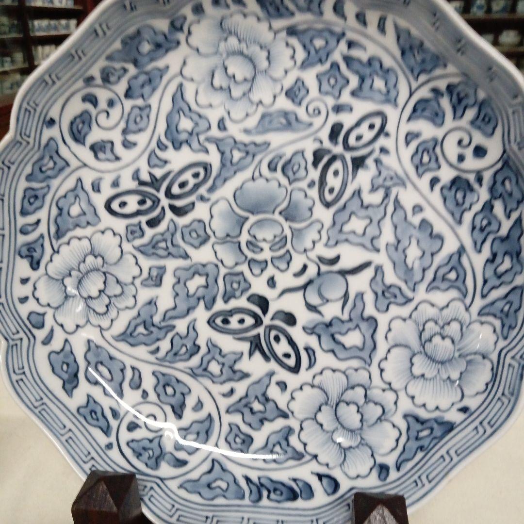 青白磁 八角形 花柄 陶磁器　図変わり八寸皿　　やや甘て大化年製　完品